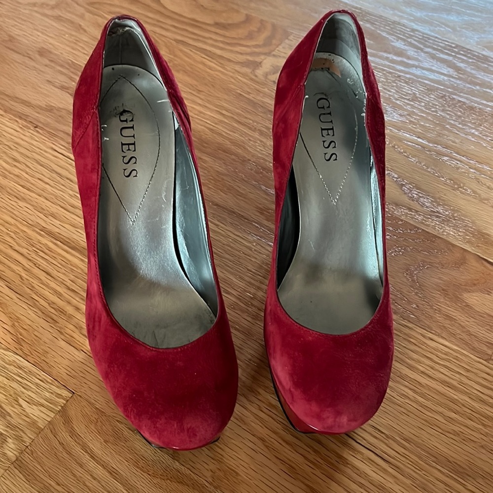 Maroon Guess  pumps suede